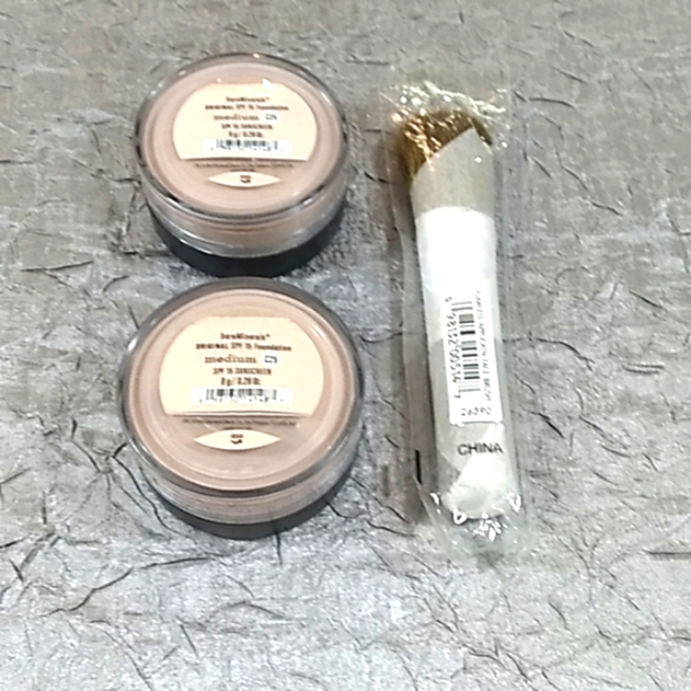 BareMinerals (2) MEDIUM Foundations & Brush